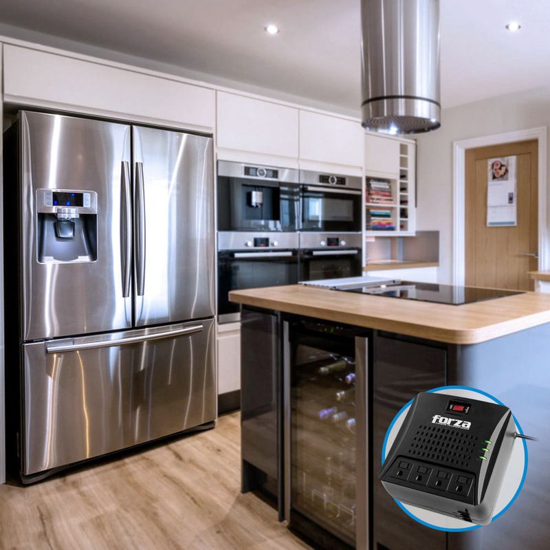 Regulador-Automatico-de-Voltaje-3000VA-1500W-|-Forza